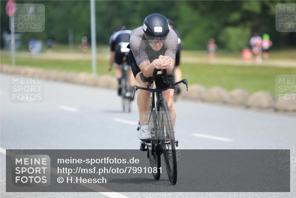 21.06.2025 - 27. Vierlanden-Triathlon H.Heesch http://msf.ph/oto/7991081 15.06.2025 11:54:19 Radfahren 726, 753, 816 meine-sportfotos.de