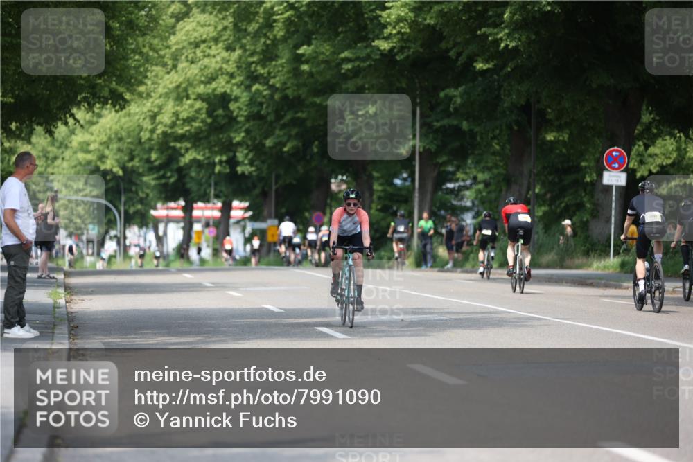 15.06.2025 - 7 Türme Triathlon Yannick Fuchs http://msf.ph/oto/7991090 15.06.2025 13:04:29 Radfahren 271, 379 meine-sportfotos.de