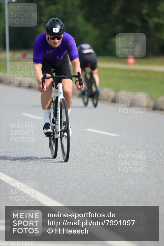15.06.2025 - 27. Vierlanden-Triathlon H.Heesch http://msf.ph/oto/7991097 15.06.2025 09:55:45 Radfahren 2, 5, 198, 237 meine-sportfotos.de