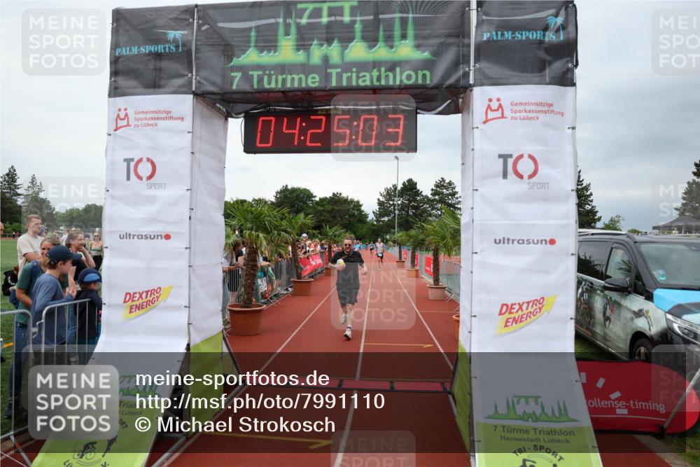15.06.2025 - 7 Türme Triathlon Michael Strokosch http://msf.ph/oto/7991110 15.06.2025 14:25:03 Ziel 390, 932 meine-sportfotos.de