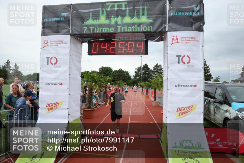 15.06.2025 - 7 Türme Triathlon Michael Strokosch http://msf.ph/oto/7991147 15.06.2025 14:25:04 Ziel 390, 932 meine-sportfotos.de