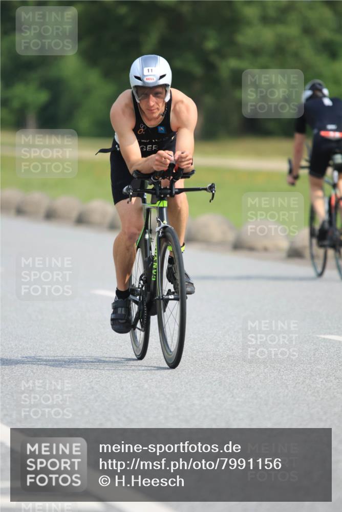 15.06.2025 - 27. Vierlanden-Triathlon H.Heesch http://msf.ph/oto/7991156 15.06.2025 09:56:05 Radfahren 11, 12, 59, 191, 250 meine-sportfotos.de