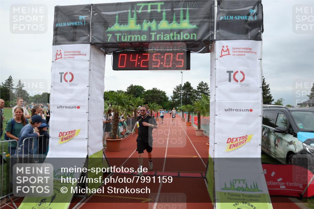 15.06.2025 - 7 Türme Triathlon Michael Strokosch http://msf.ph/oto/7991159 15.06.2025 14:25:04 Ziel 390, 932 meine-sportfotos.de