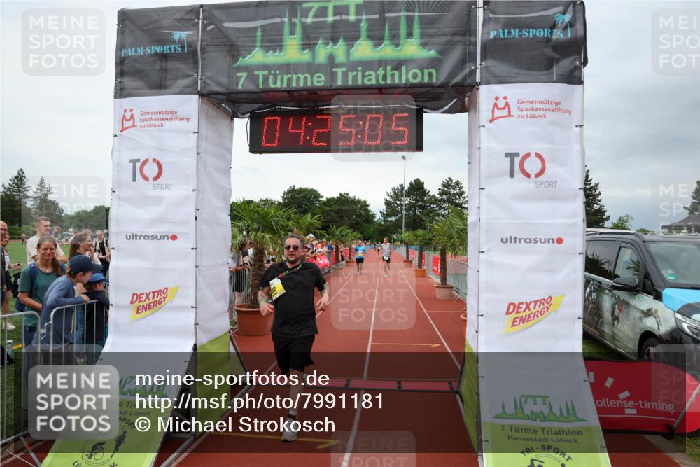 15.06.2025 - 7 Türme Triathlon Michael Strokosch http://msf.ph/oto/7991181 15.06.2025 14:25:05 Ziel 380, 390, 932 meine-sportfotos.de