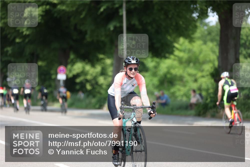 15.06.2025 - 7 Türme Triathlon Yannick Fuchs http://msf.ph/oto/7991190 15.06.2025 13:04:32 Radfahren 379, 816 meine-sportfotos.de