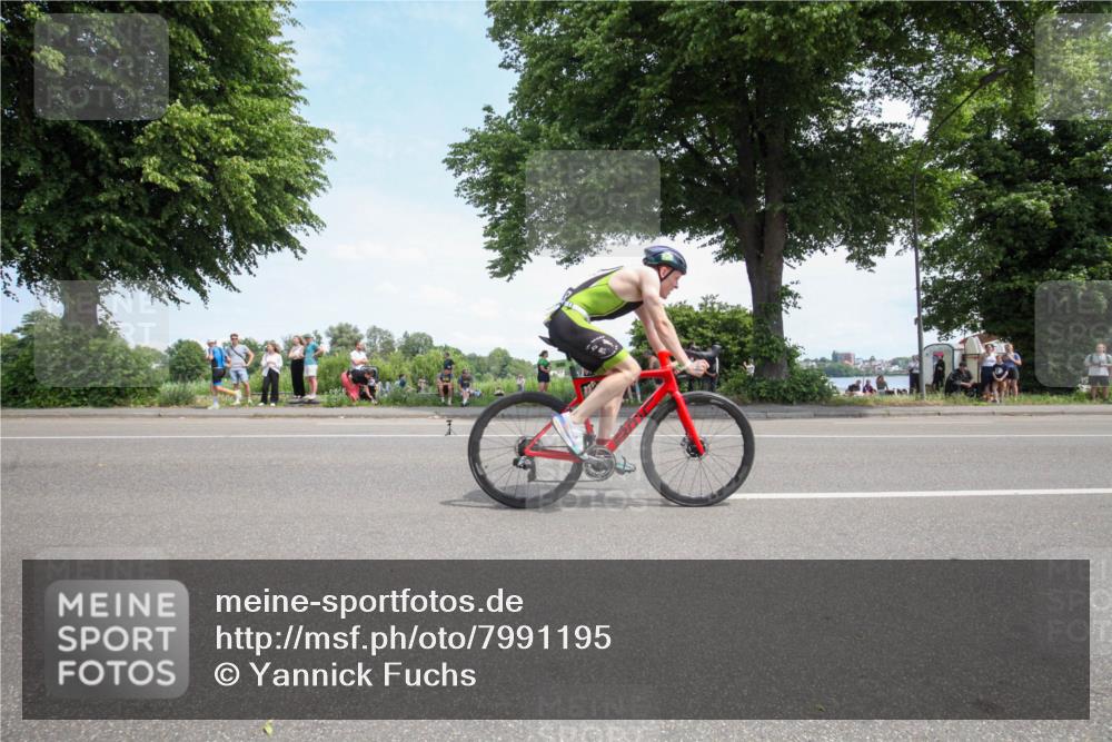 15.06.2025 - 7 Türme Triathlon Yannick Fuchs http://msf.ph/oto/7991195 15.06.2025 13:21:21 Radfahren 369, 671, 817 meine-sportfotos.de
