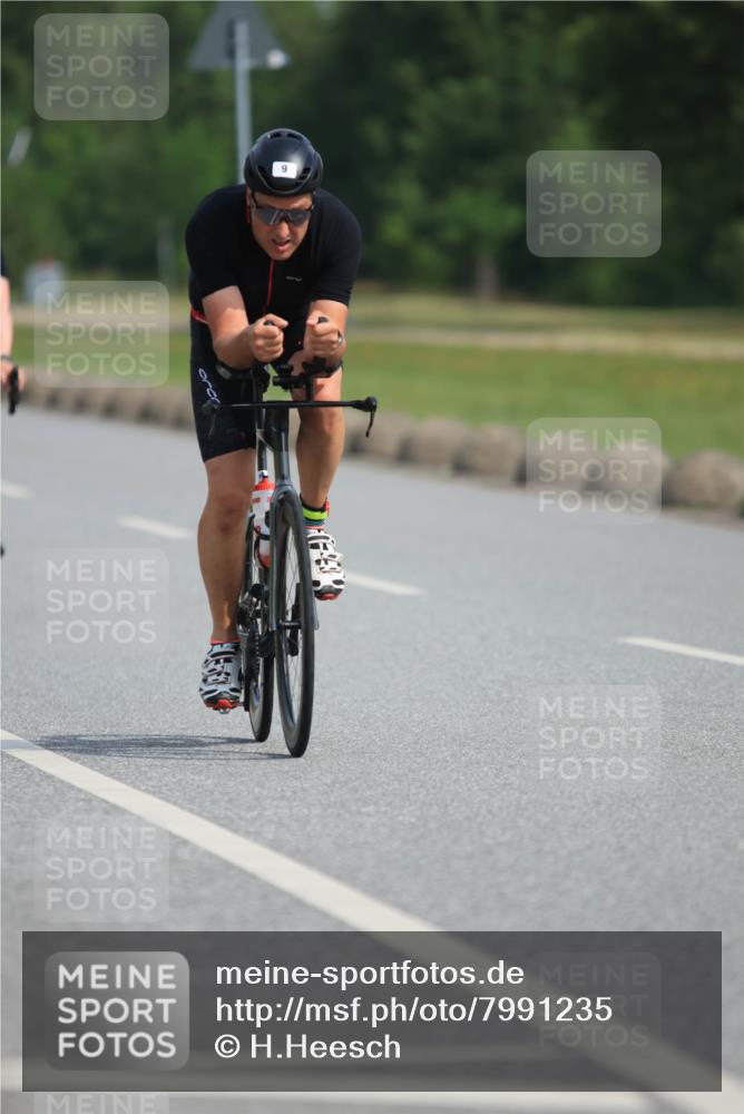 15.06.2025 - 27. Vierlanden-Triathlon H.Heesch http://msf.ph/oto/7991235 15.06.2025 09:56:13 Radfahren 9, 45, 59, 77, 111, 132 meine-sportfotos.de