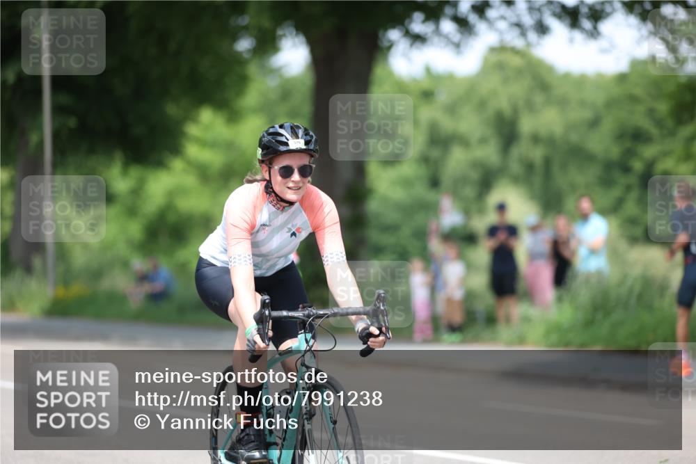15.06.2025 - 7 Türme Triathlon Yannick Fuchs http://msf.ph/oto/7991238 15.06.2025 13:04:32 Radfahren 379, 816 meine-sportfotos.de