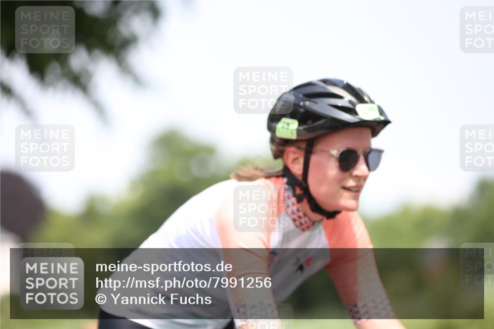 15.06.2025 - 7 Türme Triathlon Yannick Fuchs http://msf.ph/oto/7991256 15.06.2025 13:04:33 Radfahren 379, 816 meine-sportfotos.de