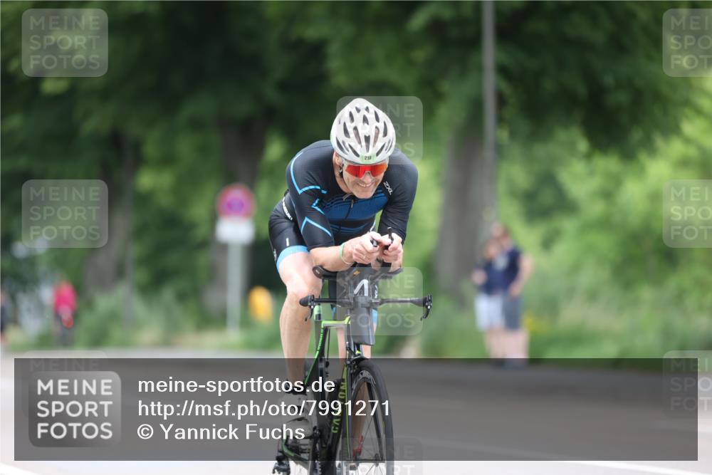 15.06.2025 - 7 Türme Triathlon Yannick Fuchs http://msf.ph/oto/7991271 15.06.2025 11:57:15 Radfahren 218 meine-sportfotos.de