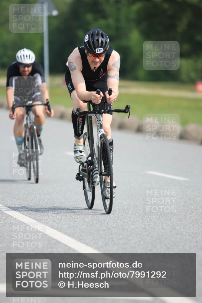 15.06.2025 - 27. Vierlanden-Triathlon H.Heesch http://msf.ph/oto/7991292 15.06.2025 09:56:19 Radfahren 45, 77, 111, 132 meine-sportfotos.de