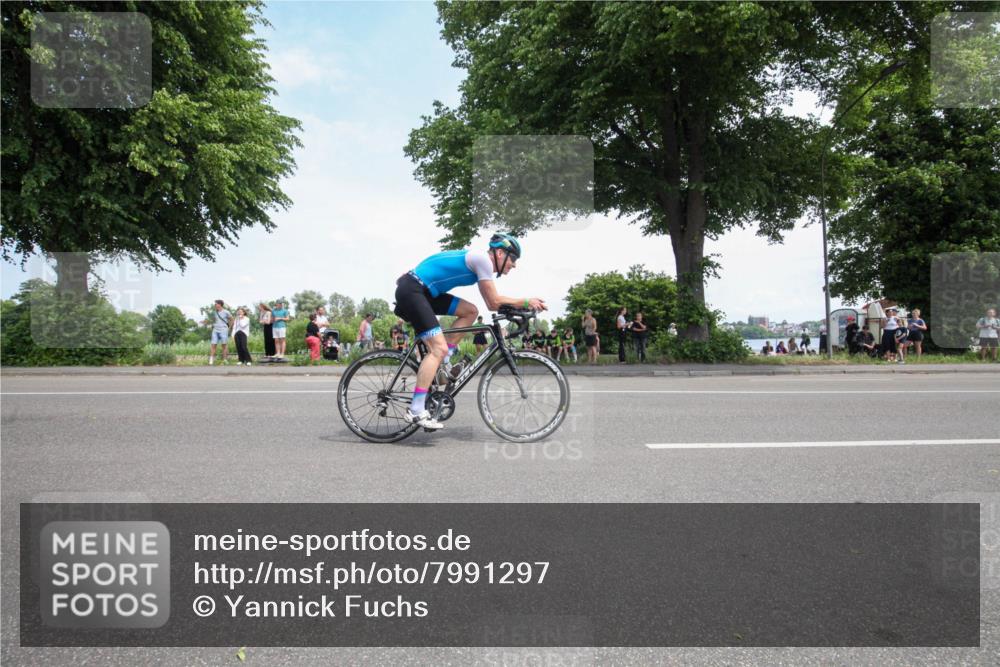 15.06.2025 - 7 Türme Triathlon Yannick Fuchs http://msf.ph/oto/7991297 15.06.2025 13:22:25 Radfahren 260, 356, 491, 631, 803 meine-sportfotos.de