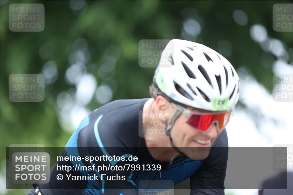 15.06.2025 - 7 Türme Triathlon Yannick Fuchs http://msf.ph/oto/7991339 15.06.2025 11:57:16 Radfahren 218 meine-sportfotos.de