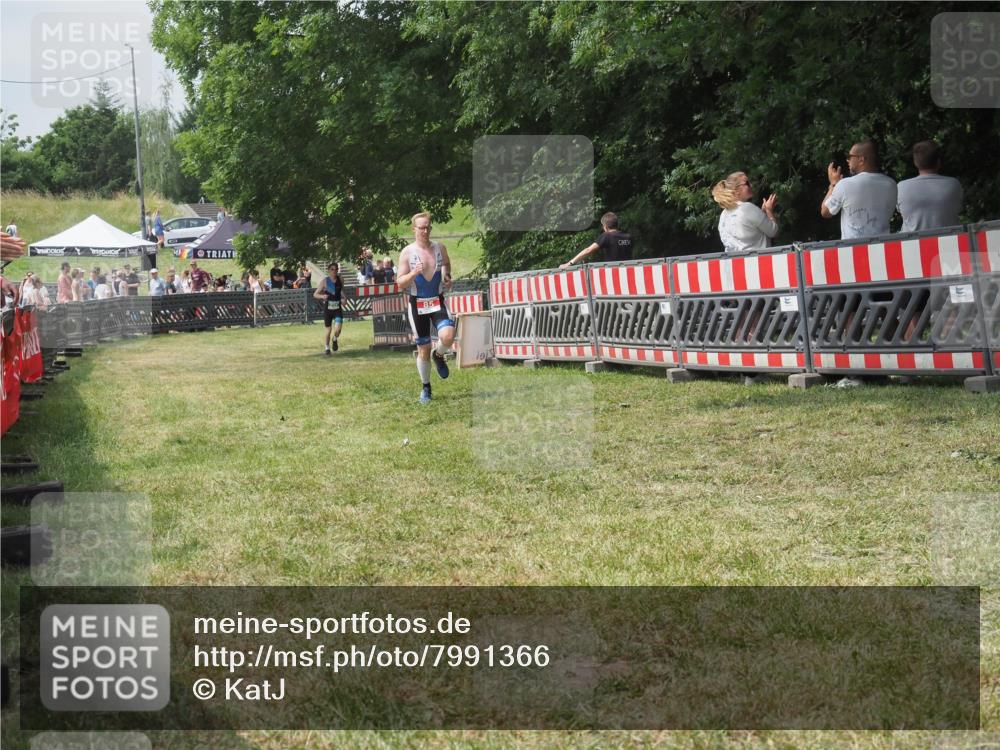 21.06.2025 - 27. Vierlanden-Triathlon KatJ http://msf.ph/oto/7991366 15.06.2025 12:33:31 Laufen  meine-sportfotos.de