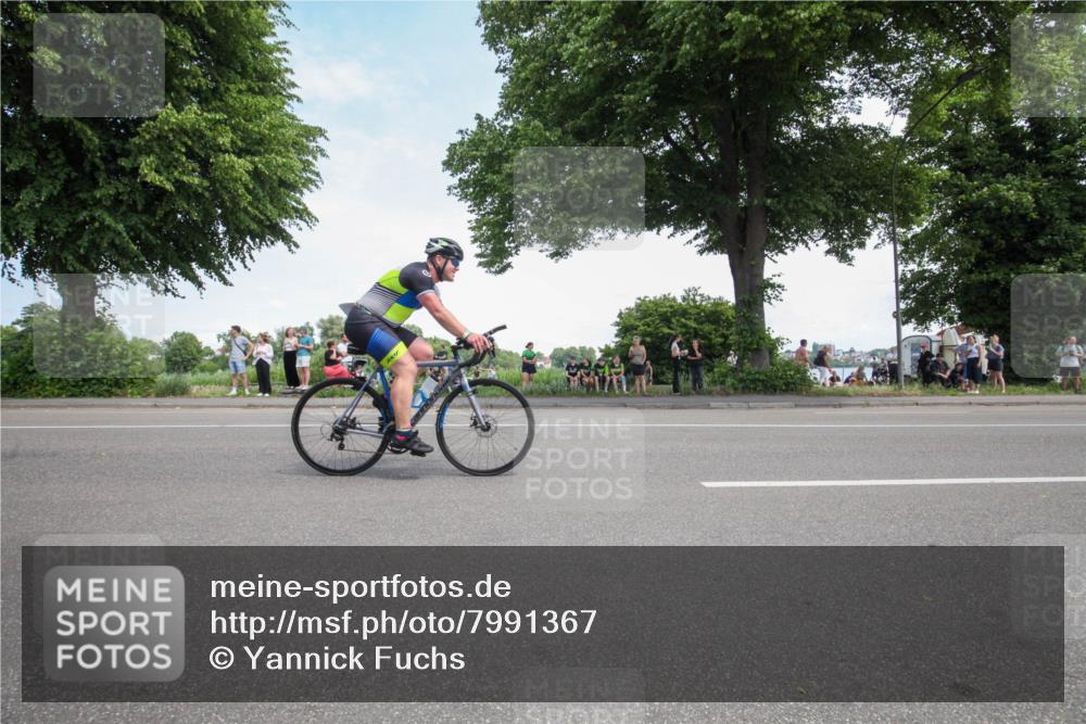 15.06.2025 - 7 Türme Triathlon Yannick Fuchs http://msf.ph/oto/7991367 15.06.2025 13:22:51 Radfahren  meine-sportfotos.de