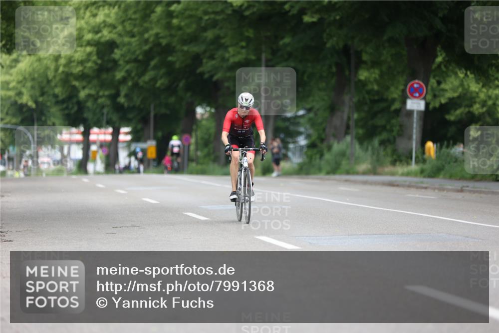 15.06.2025 - 7 Türme Triathlon Yannick Fuchs http://msf.ph/oto/7991368 15.06.2025 11:57:45 Radfahren 243, 244 meine-sportfotos.de