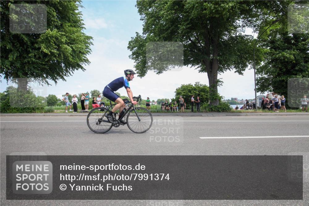 15.06.2025 - 7 Türme Triathlon Yannick Fuchs http://msf.ph/oto/7991374 15.06.2025 13:22:56 Radfahren  meine-sportfotos.de