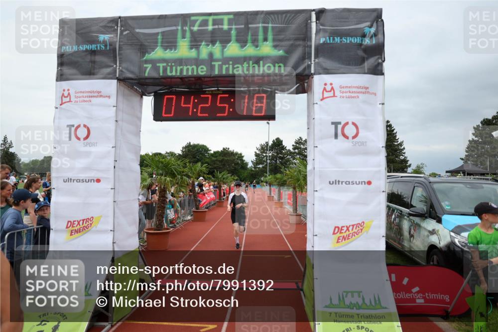 15.06.2025 - 7 Türme Triathlon Michael Strokosch http://msf.ph/oto/7991392 15.06.2025 14:25:18 Ziel 894, 977, 1030 meine-sportfotos.de