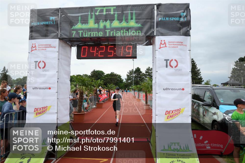 15.06.2025 - 7 Türme Triathlon Michael Strokosch http://msf.ph/oto/7991401 15.06.2025 14:25:18 Ziel 894, 977, 1030 meine-sportfotos.de