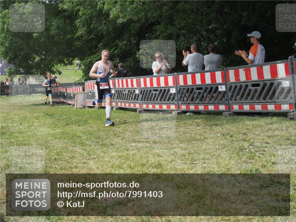 21.06.2025 - 27. Vierlanden-Triathlon KatJ http://msf.ph/oto/7991403 15.06.2025 12:33:31 Laufen  meine-sportfotos.de