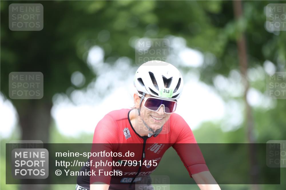 15.06.2025 - 7 Türme Triathlon Yannick Fuchs http://msf.ph/oto/7991445 15.06.2025 11:57:47 Radfahren 243, 244 meine-sportfotos.de