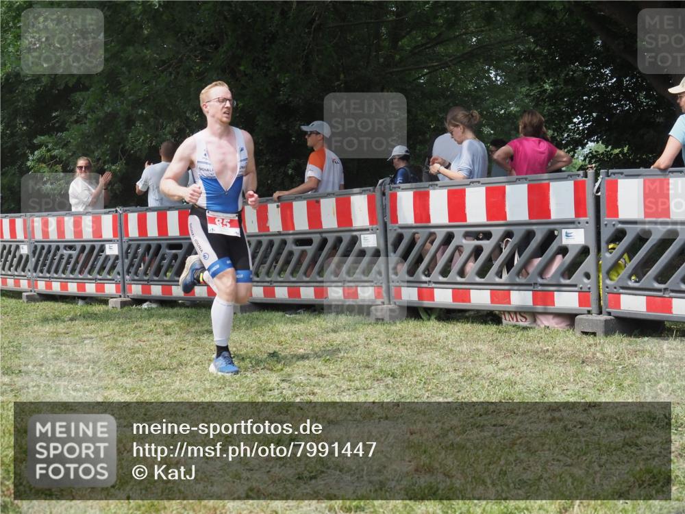 21.06.2025 - 27. Vierlanden-Triathlon KatJ http://msf.ph/oto/7991447 15.06.2025 12:33:33 Laufen  meine-sportfotos.de
