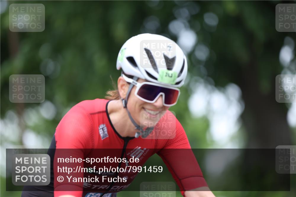 15.06.2025 - 7 Türme Triathlon Yannick Fuchs http://msf.ph/oto/7991459 15.06.2025 11:57:48 Radfahren 243, 244 meine-sportfotos.de