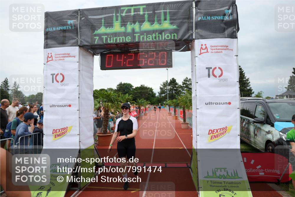 15.06.2025 - 7 Türme Triathlon Michael Strokosch http://msf.ph/oto/7991474 15.06.2025 14:25:20 Ziel 894, 977 meine-sportfotos.de