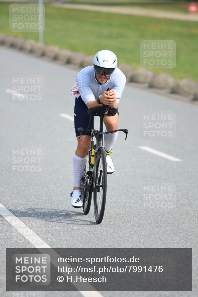 15.06.2025 - 27. Vierlanden-Triathlon H.Heesch http://msf.ph/oto/7991476 15.06.2025 09:59:16 Radfahren 134, 194, 239, 265, 288 meine-sportfotos.de
