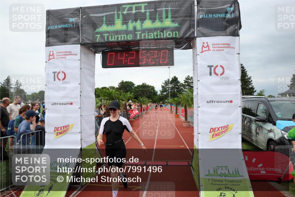15.06.2025 - 7 Türme Triathlon Michael Strokosch http://msf.ph/oto/7991496 15.06.2025 14:25:20 Ziel 894, 977 meine-sportfotos.de