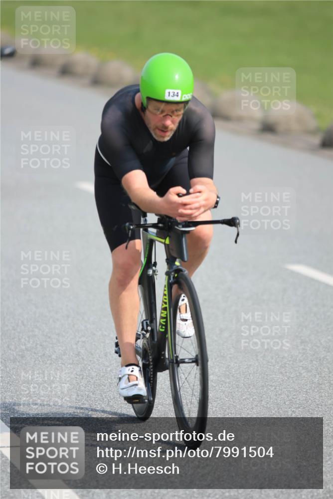 15.06.2025 - 27. Vierlanden-Triathlon H.Heesch http://msf.ph/oto/7991504 15.06.2025 09:59:22 Radfahren 134, 251, 265, 288 meine-sportfotos.de