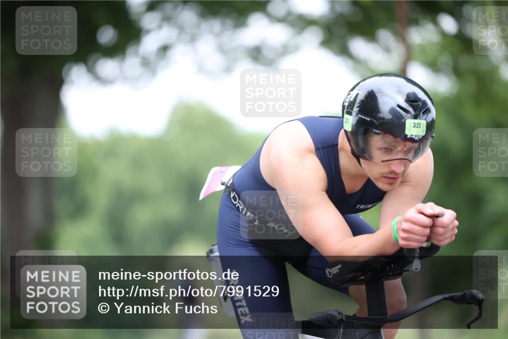 15.06.2025 - 7 Türme Triathlon Yannick Fuchs http://msf.ph/oto/7991529 15.06.2025 11:57:58 Radfahren 303 meine-sportfotos.de