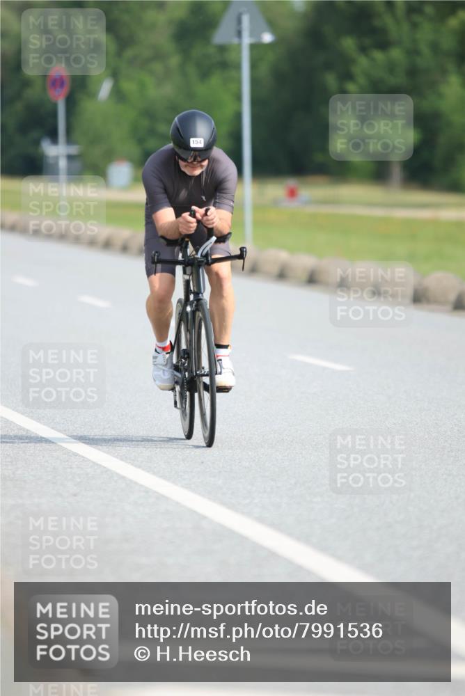15.06.2025 - 27. Vierlanden-Triathlon H.Heesch http://msf.ph/oto/7991536 15.06.2025 10:00:12 Radfahren 154 meine-sportfotos.de
