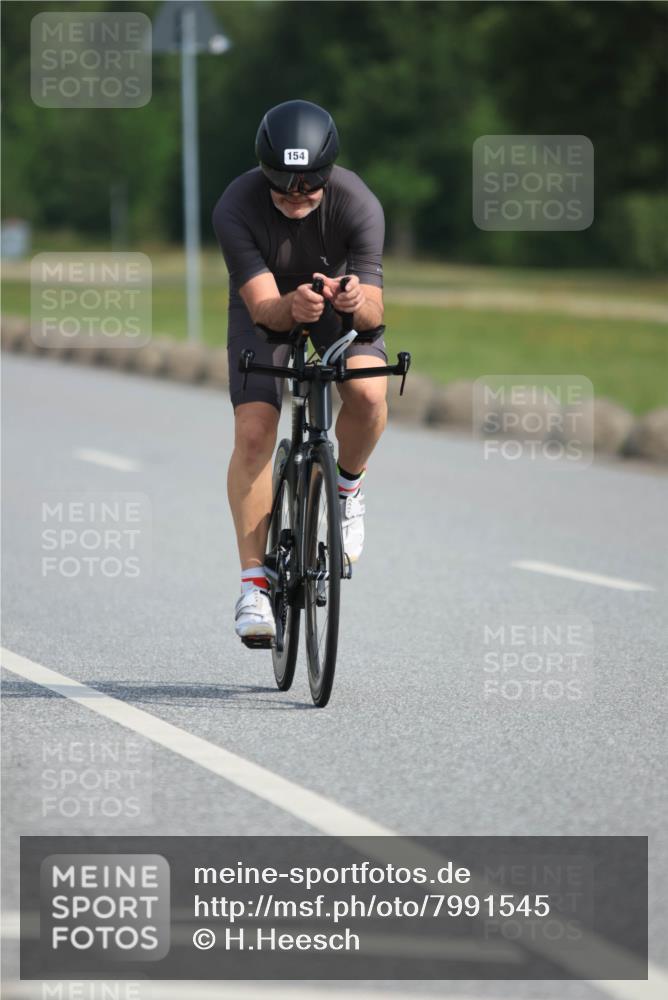 15.06.2025 - 27. Vierlanden-Triathlon H.Heesch http://msf.ph/oto/7991545 15.06.2025 10:00:13 Radfahren 154 meine-sportfotos.de