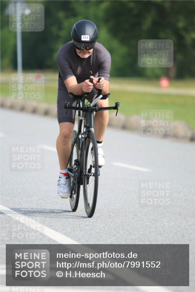 15.06.2025 - 27. Vierlanden-Triathlon H.Heesch http://msf.ph/oto/7991552 15.06.2025 10:00:13 Radfahren 154 meine-sportfotos.de