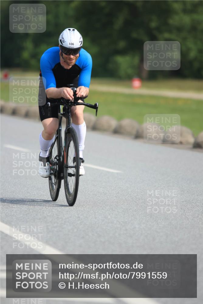 15.06.2025 - 27. Vierlanden-Triathlon H.Heesch http://msf.ph/oto/7991559 15.06.2025 10:00:32 Radfahren 3, 65, 106, 127, 137, 160 meine-sportfotos.de