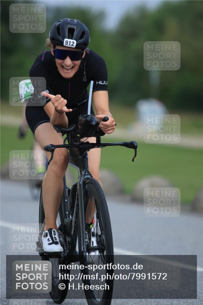 21.06.2025 - 27. Vierlanden-Triathlon H.Heesch http://msf.ph/oto/7991572 15.06.2025 11:57:10 Radfahren 653, 750, 912 meine-sportfotos.de