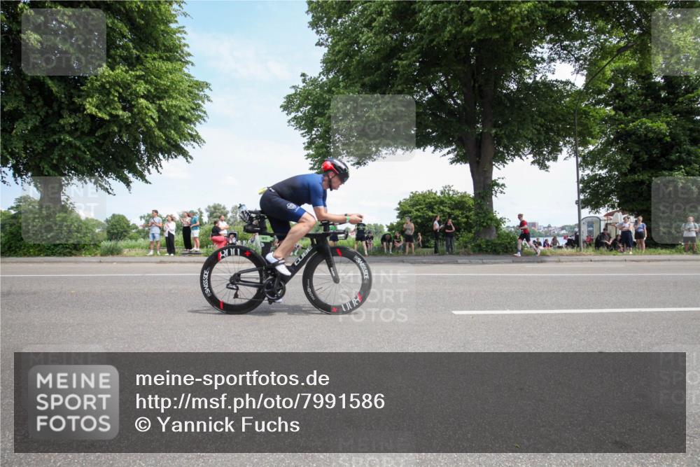 15.06.2025 - 7 Türme Triathlon Yannick Fuchs http://msf.ph/oto/7991586 15.06.2025 13:24:29 Radfahren 215, 397, 543, 640, 930, 1072, 1182 meine-sportfotos.de
