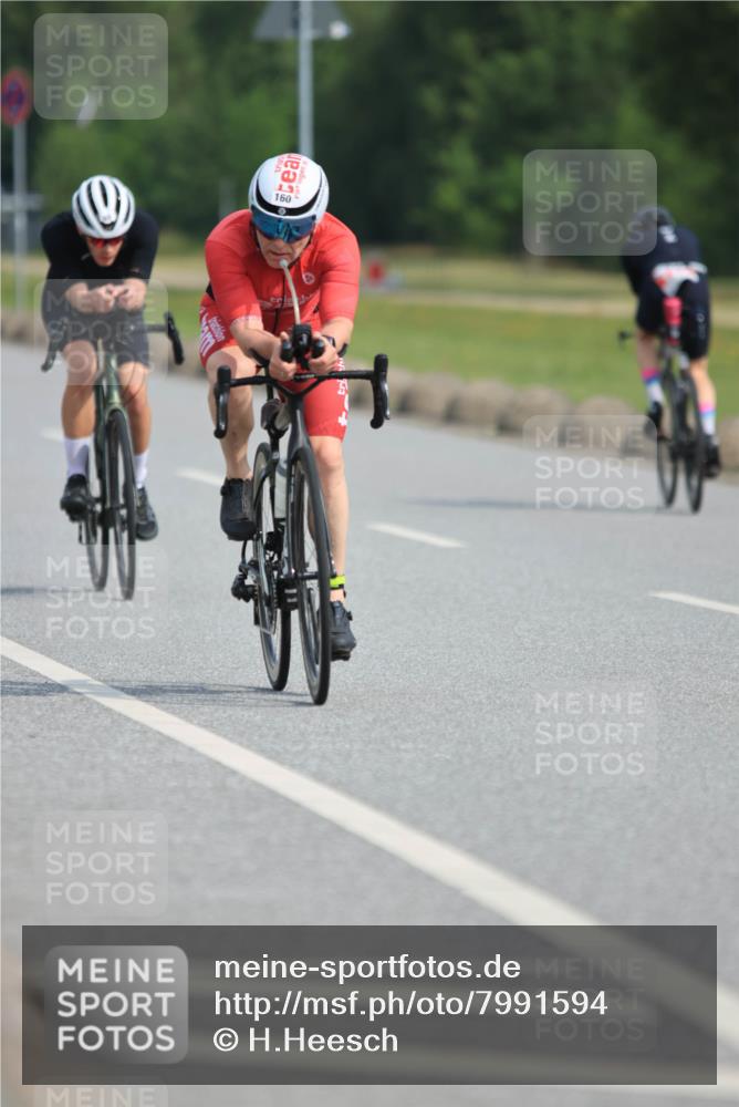 15.06.2025 - 27. Vierlanden-Triathlon H.Heesch http://msf.ph/oto/7991594 15.06.2025 10:00:36 Radfahren 3, 65, 106, 127, 160 meine-sportfotos.de