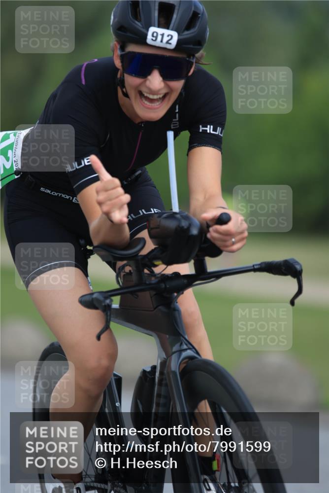 21.06.2025 - 27. Vierlanden-Triathlon H.Heesch http://msf.ph/oto/7991599 15.06.2025 11:57:10 Radfahren 653, 750, 912 meine-sportfotos.de
