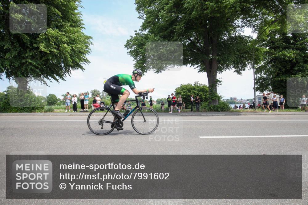 15.06.2025 - 7 Türme Triathlon Yannick Fuchs http://msf.ph/oto/7991602 15.06.2025 13:24:31 Radfahren 215, 397, 543, 640, 930, 1072, 1182 meine-sportfotos.de