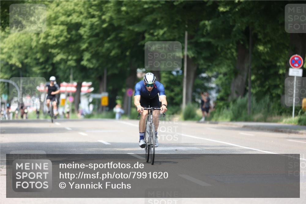 15.06.2025 - 7 Türme Triathlon Yannick Fuchs http://msf.ph/oto/7991620 15.06.2025 13:04:53 Radfahren 464, 474, 502, 944, 1007, 1082 meine-sportfotos.de