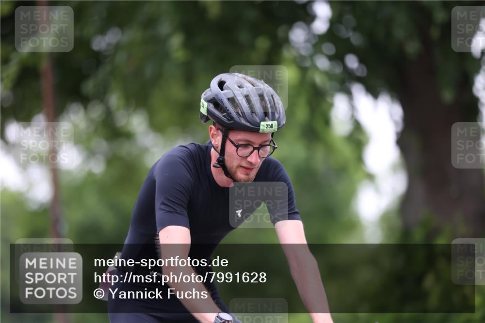 15.06.2025 - 7 Türme Triathlon Yannick Fuchs http://msf.ph/oto/7991628 15.06.2025 11:58:25 Radfahren 258, 276 meine-sportfotos.de