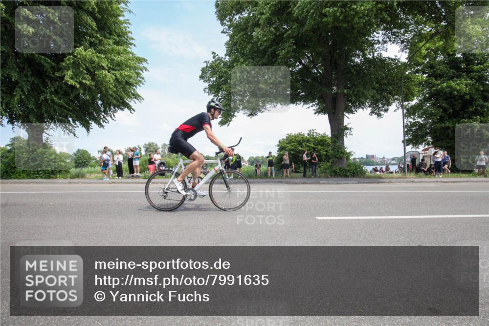 15.06.2025 - 7 Türme Triathlon Yannick Fuchs http://msf.ph/oto/7991635 15.06.2025 13:24:45 Radfahren 613, 674, 789, 924 meine-sportfotos.de