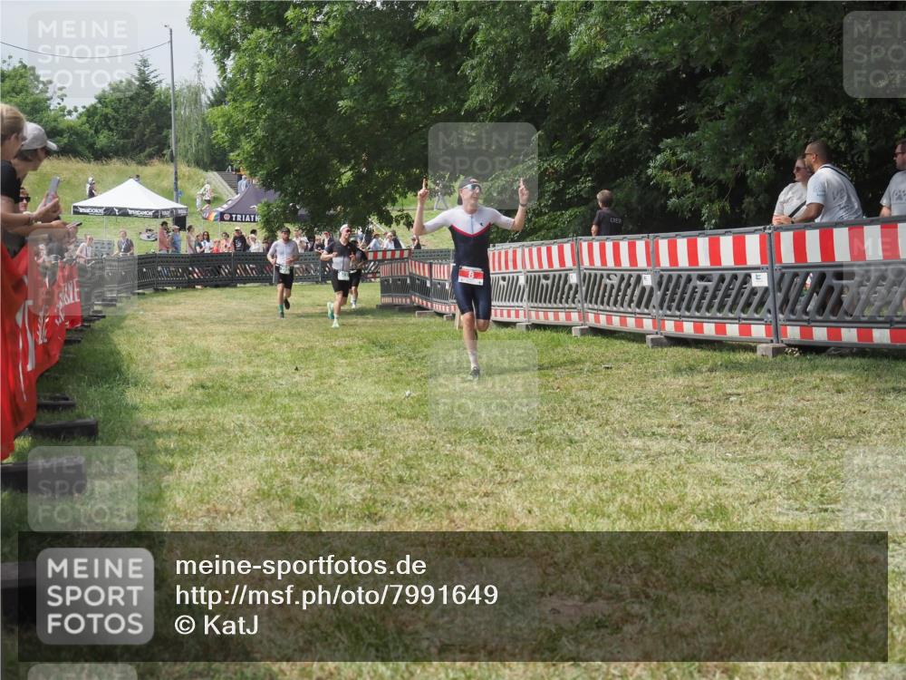21.06.2025 - 27. Vierlanden-Triathlon KatJ http://msf.ph/oto/7991649 15.06.2025 12:34:17 Laufen  meine-sportfotos.de