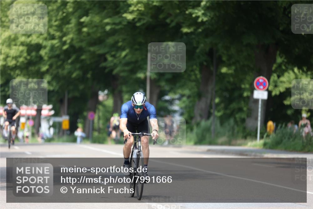 15.06.2025 - 7 Türme Triathlon Yannick Fuchs http://msf.ph/oto/7991666 15.06.2025 13:04:53 Radfahren 464, 474, 502, 944, 1007, 1082 meine-sportfotos.de