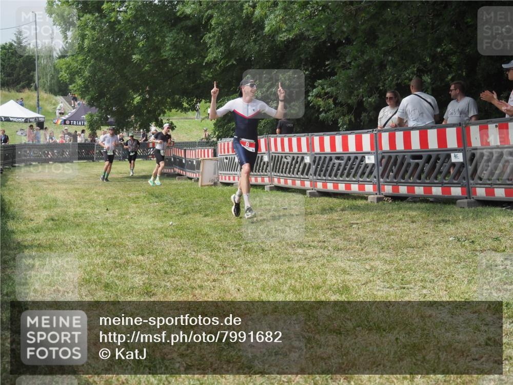21.06.2025 - 27. Vierlanden-Triathlon KatJ http://msf.ph/oto/7991682 15.06.2025 12:34:18 Laufen  meine-sportfotos.de