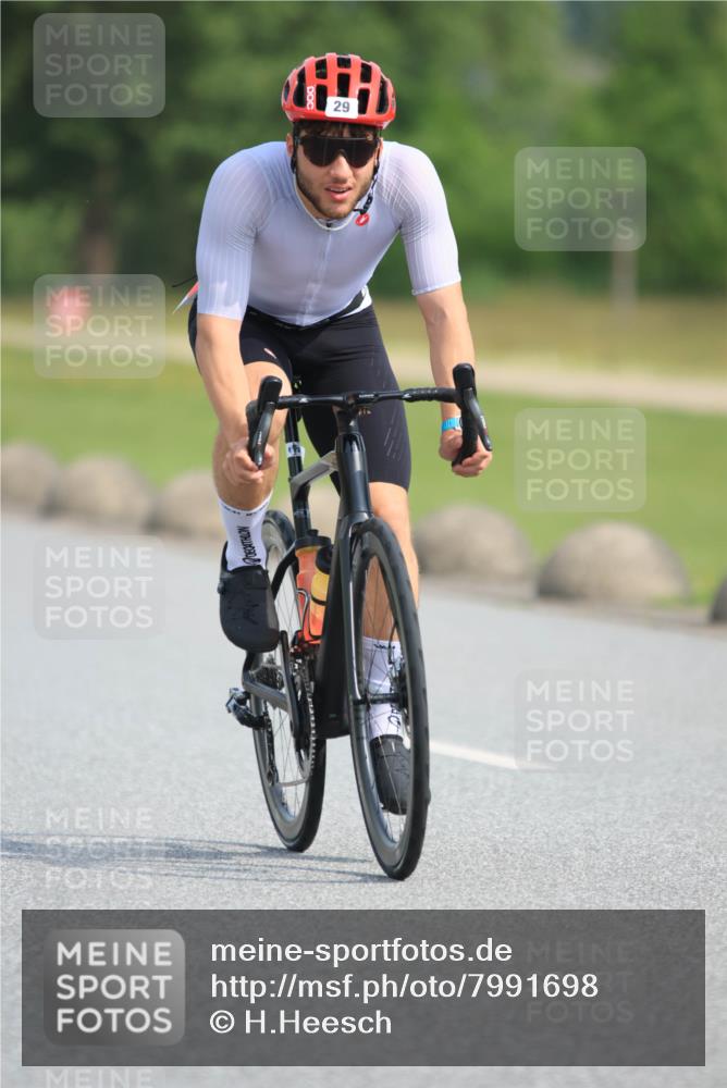 15.06.2025 - 27. Vierlanden-Triathlon H.Heesch http://msf.ph/oto/7991698 15.06.2025 10:01:01 Radfahren 29, 38, 43, 185, 282 meine-sportfotos.de