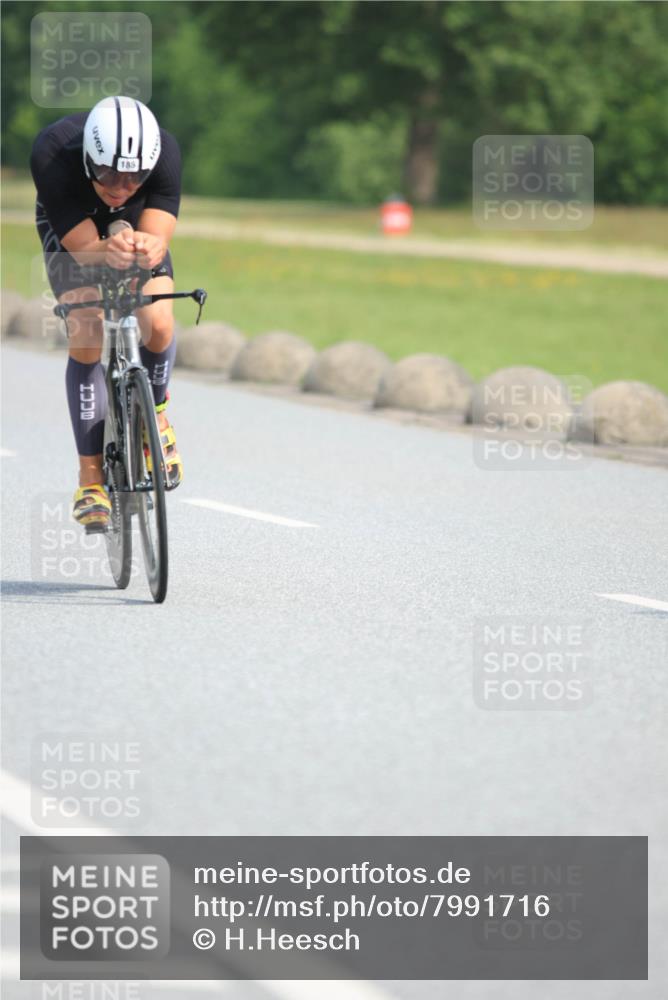 15.06.2025 - 27. Vierlanden-Triathlon H.Heesch http://msf.ph/oto/7991716 15.06.2025 10:01:05 Radfahren 29, 38, 43, 185, 282 meine-sportfotos.de