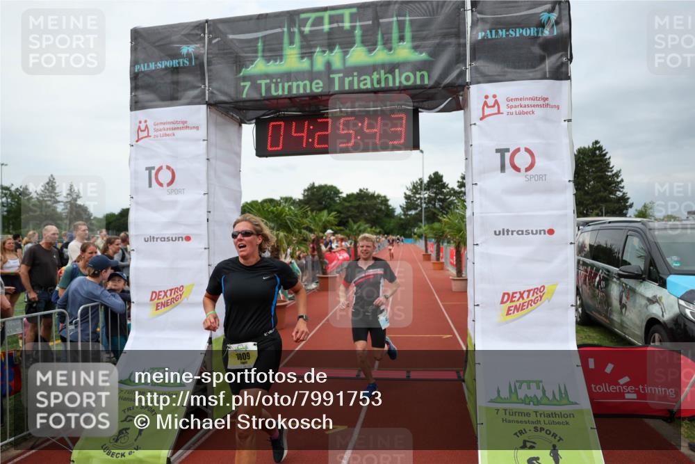 15.06.2025 - 7 Türme Triathlon Michael Strokosch http://msf.ph/oto/7991753 15.06.2025 14:25:43 Ziel 461, 936, 1009 meine-sportfotos.de